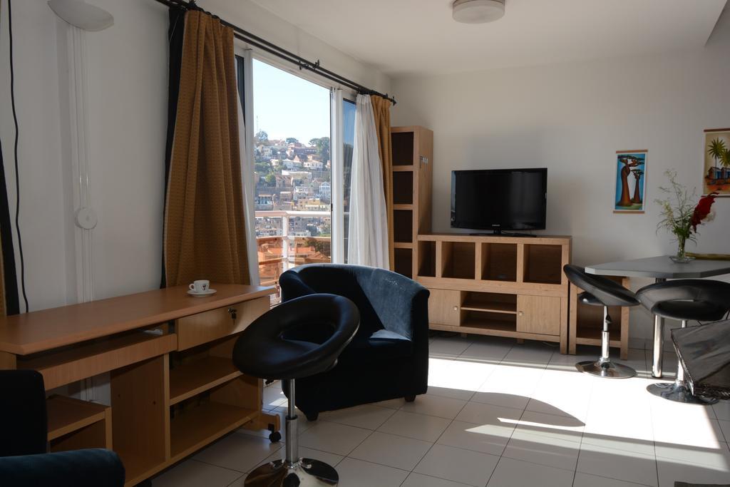 Aina Hotel Antananarivo Zimmer foto