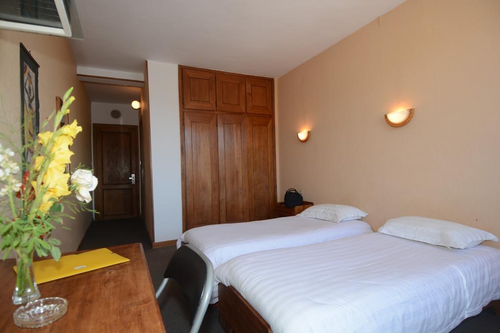 Aina Hotel Antananarivo Zimmer foto